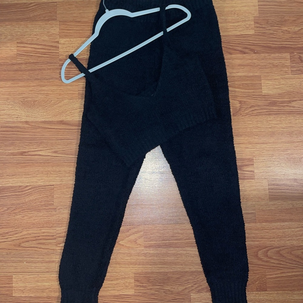 Two Piece Lounge Set - image 4